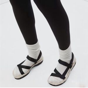 Everlane Black Strappy Sandals with Cream faux four lined Footbed